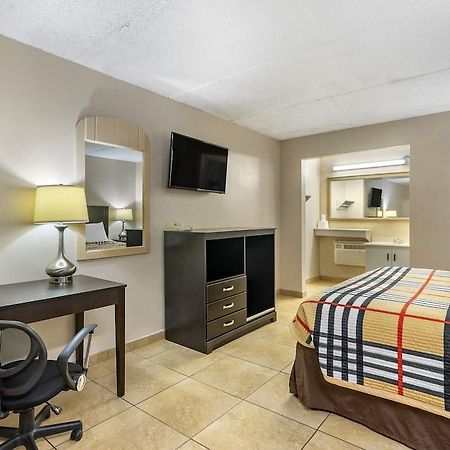 Rodeway Inn Clearwater-ダニーディン エクステリア 写真